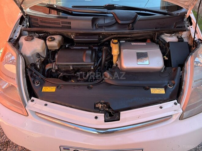 Toyota Prius-7