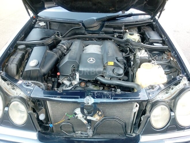 Mercedes E 280-6