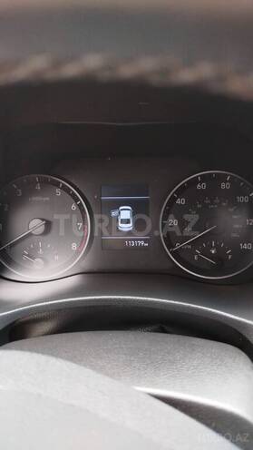 Hyundai Accent-15