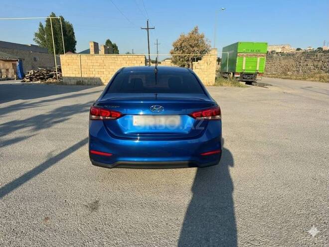 Hyundai Accent-7