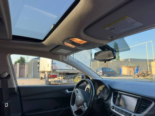Hyundai Accent-8