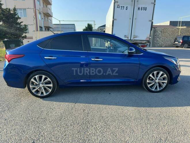 Hyundai Accent-14