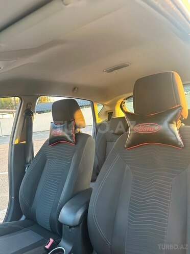 Ford Fiesta-4