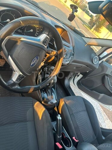 Ford Fiesta-2