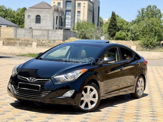 Hyundai Elantra-1