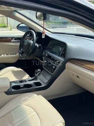 Hyundai Sonata-4