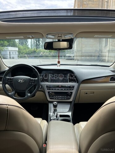 Hyundai Sonata-5