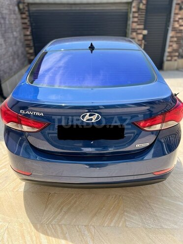 Hyundai Elantra-4