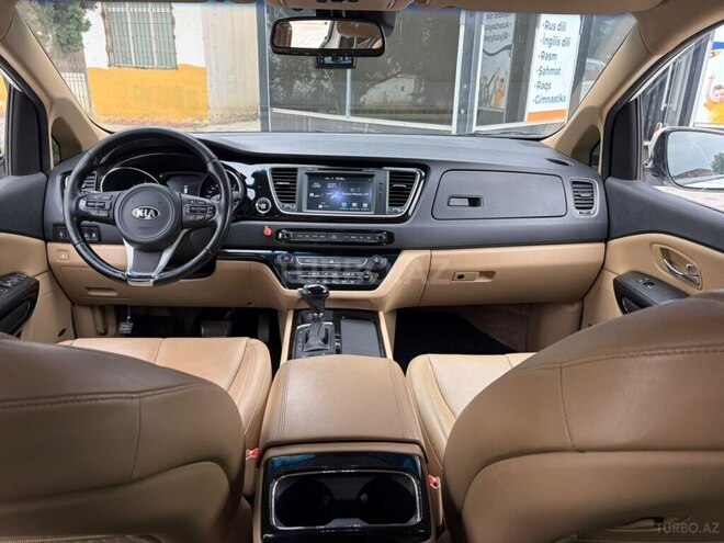 Kia Carnival-3