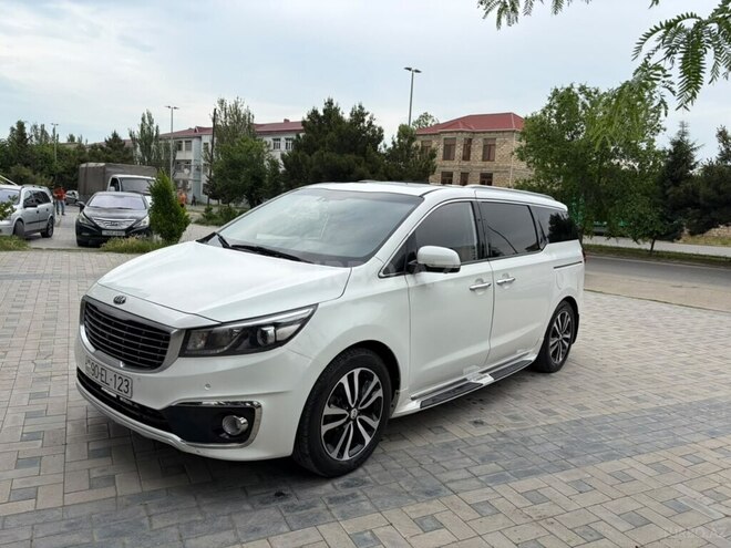 Kia Carnival-4