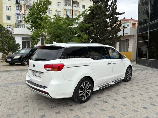 Kia Carnival-6