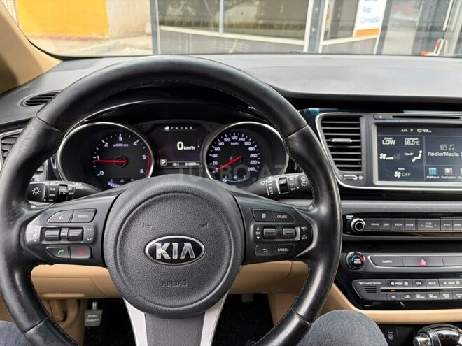 Kia Carnival-11