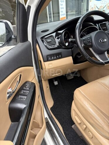 Kia Carnival-14