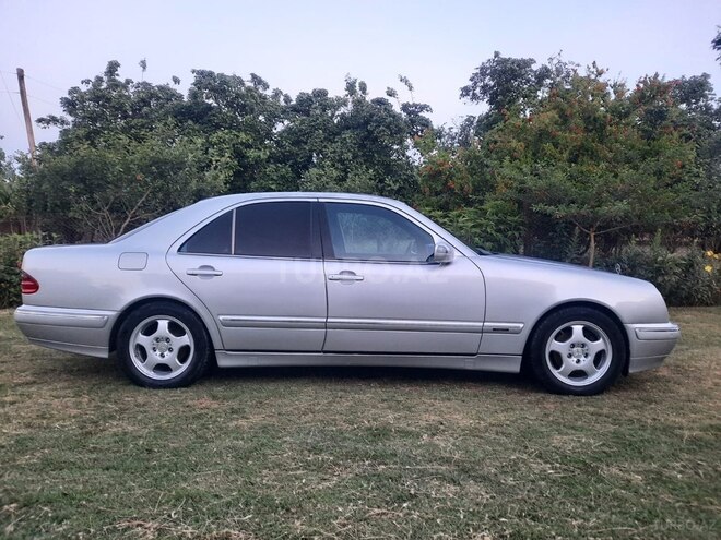 Mercedes E 240-3