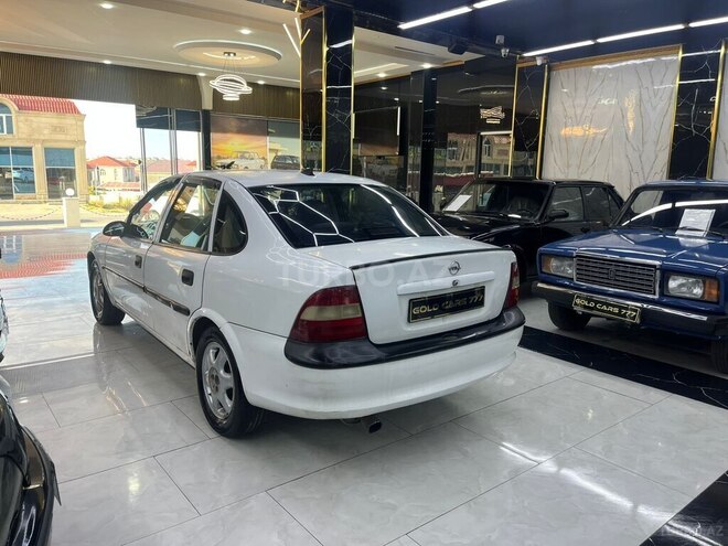 Opel Vectra-9