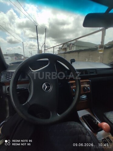 Mercedes 200-6