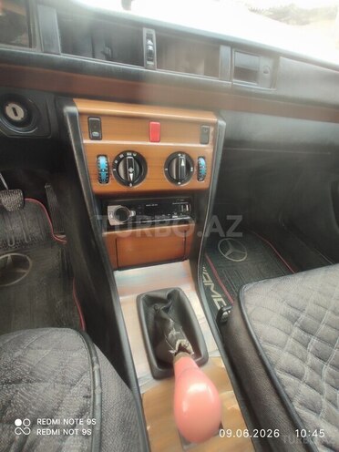 Mercedes 200-9