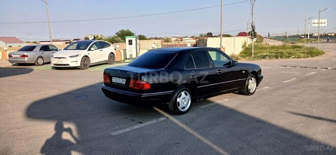 Mercedes E 230-8