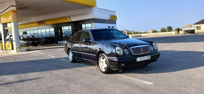 Mercedes E 230-9