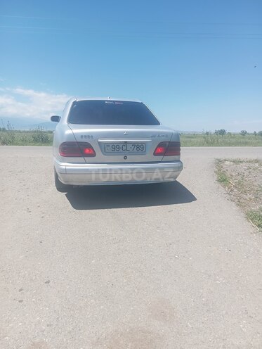 Mercedes E 220-8