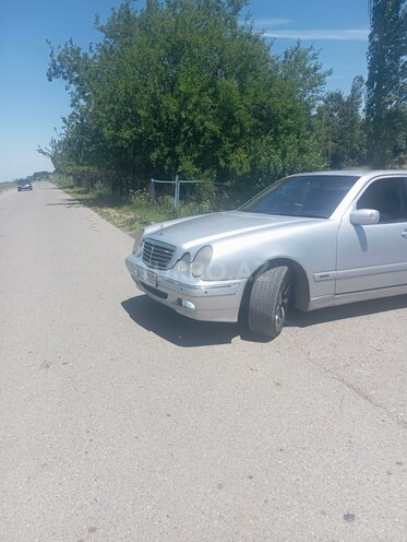 Mercedes E 220-5