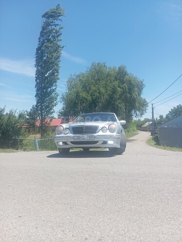 Mercedes E 220-9