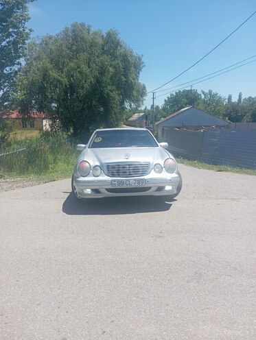 Mercedes E 220-3