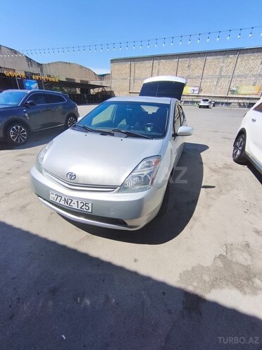 Toyota Prius-5