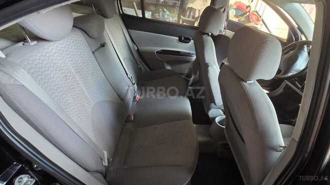 Hyundai Accent-8