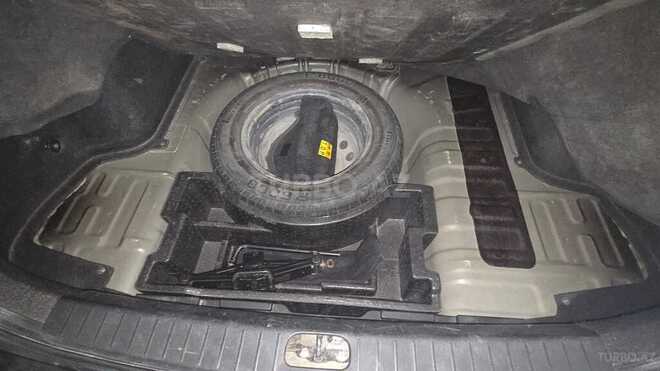 Hyundai Accent-12