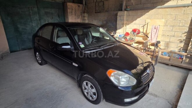 Hyundai Accent-2