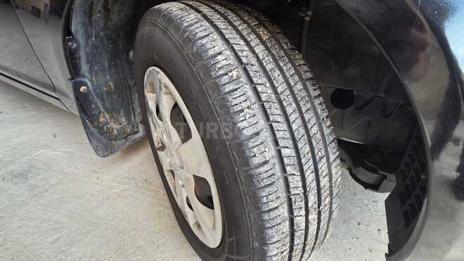 Hyundai Accent-10