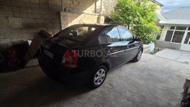 Hyundai Accent-6
