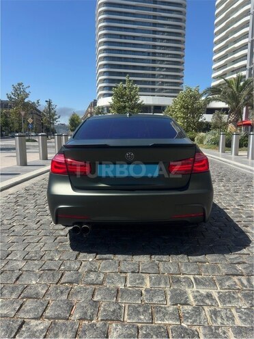 BMW 330-2