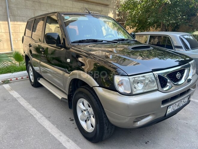 Nissan Terrano II-3