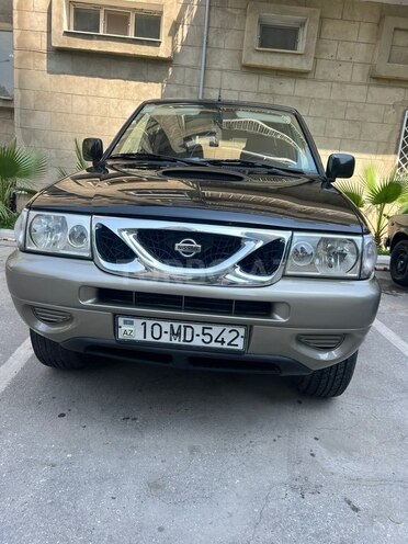 Nissan Terrano II-1