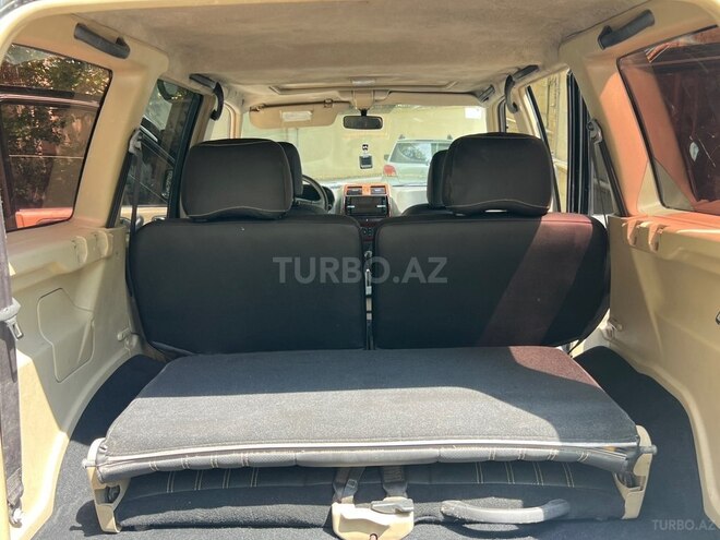 Nissan Terrano II-11