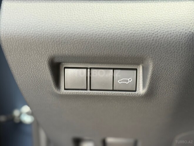 Toyota RAV4-18