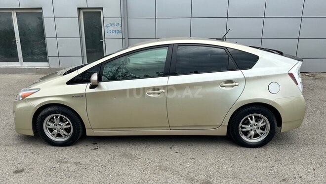 Toyota Prius-3