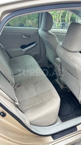 Toyota Prius-7