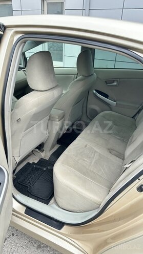 Toyota Prius-8