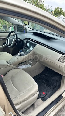 Toyota Prius-6