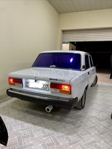 LADA (VAZ) 2107-2