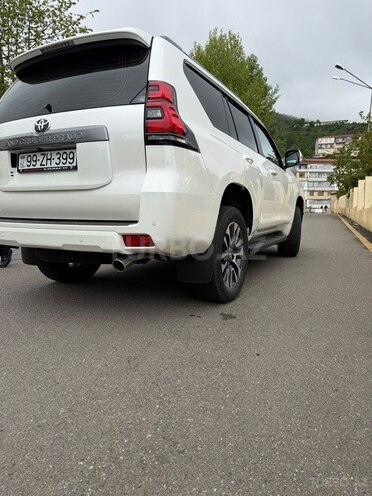 Toyota Land Cruiser Prado-8