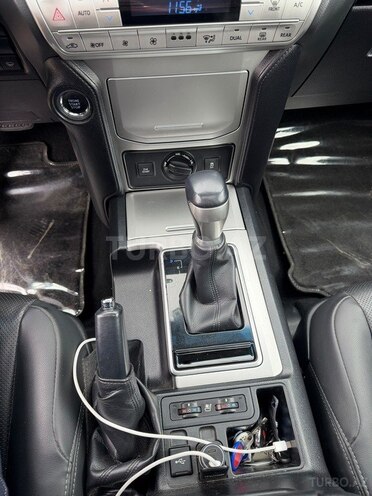 Toyota Land Cruiser Prado-6