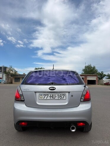 Kia Rio-7