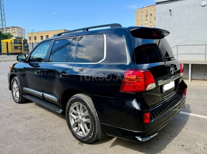 Toyota Land Cruiser-7