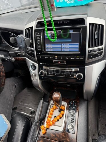 Toyota Land Cruiser-15