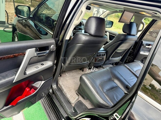 Toyota Land Cruiser-12