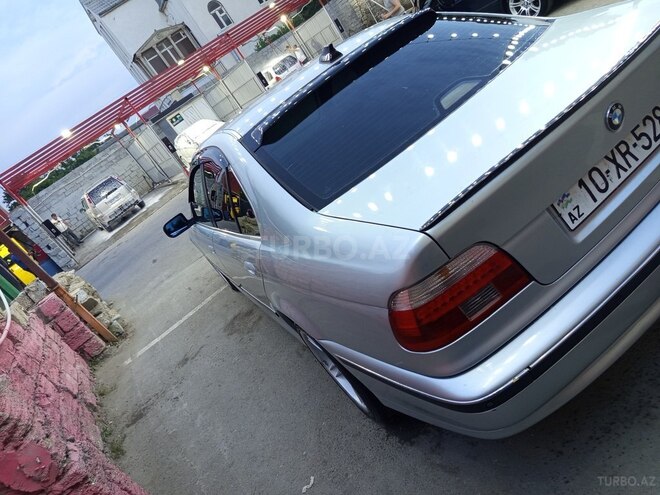 BMW 528-5